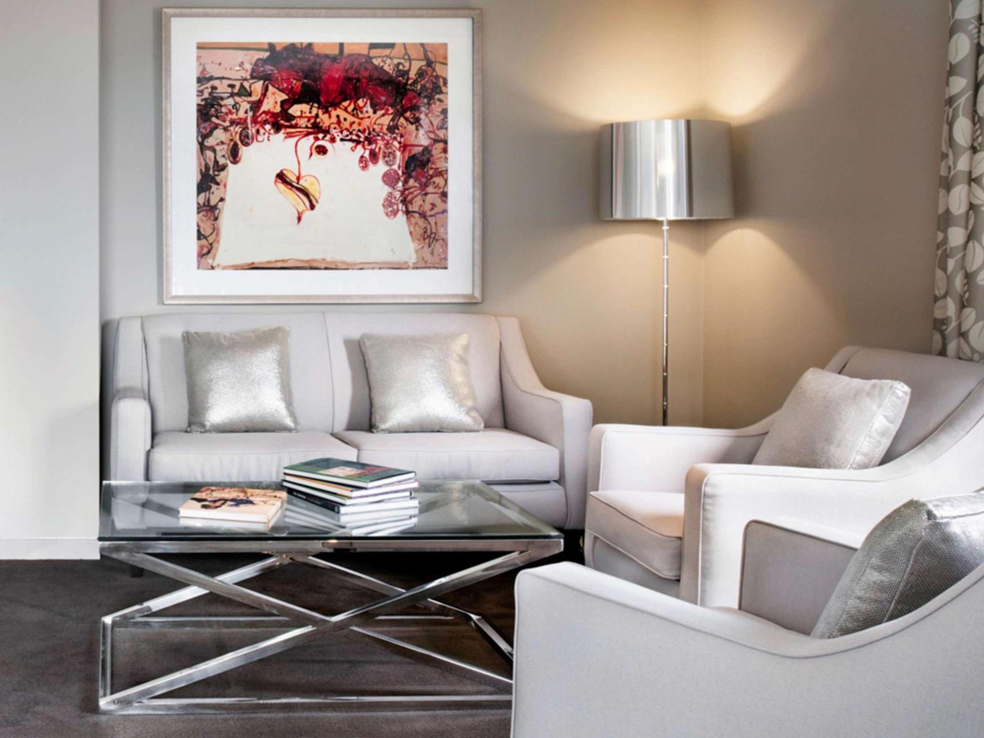 فندق آرت سيريز - ذا أولسن ملبورن المظهر الخارجي الصورة A living room with a floor lamp
