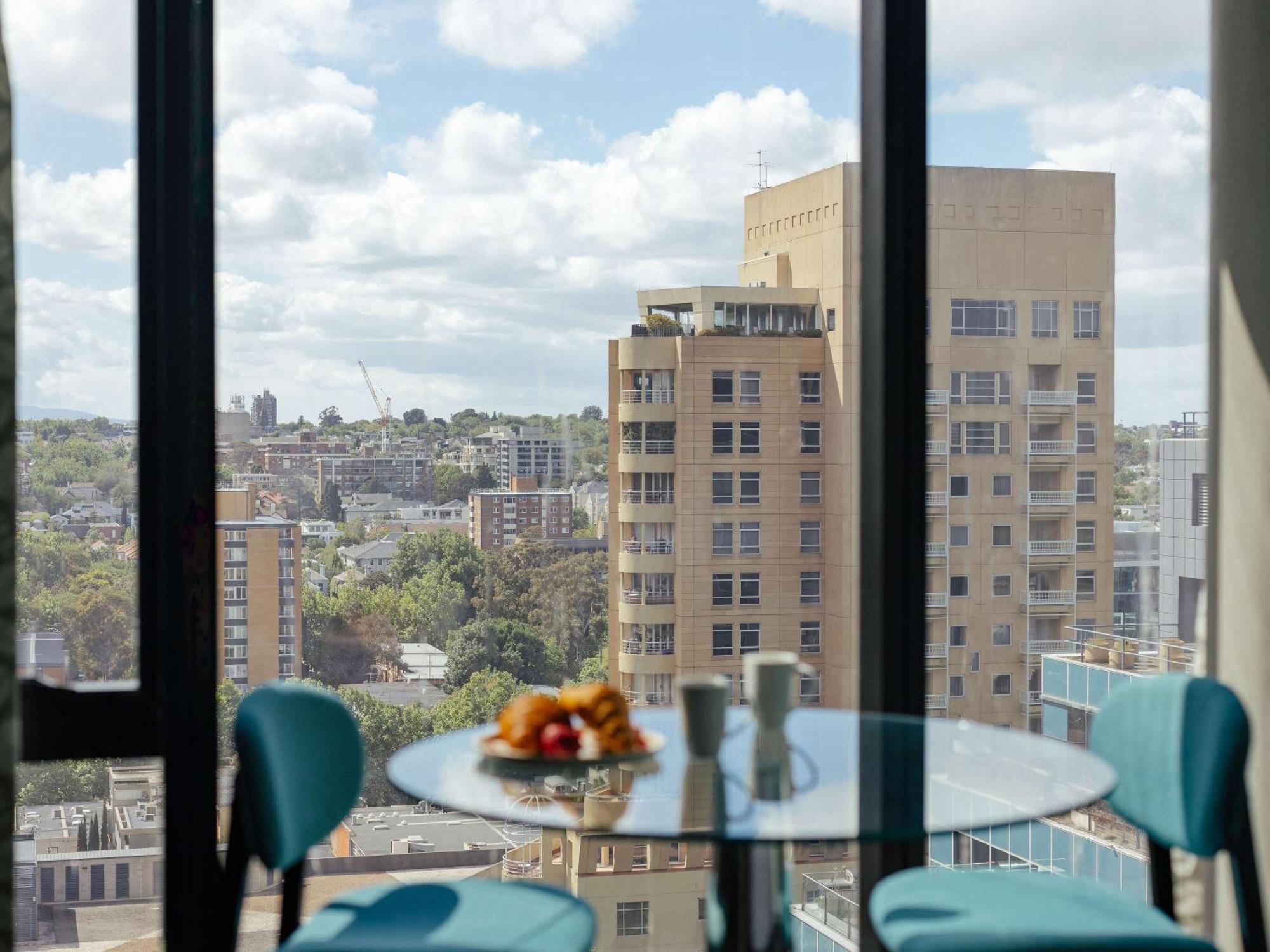 فندق آرت سيريز - ذا أولسن ملبورن المظهر الخارجي الصورة View from a serviced apartment in London