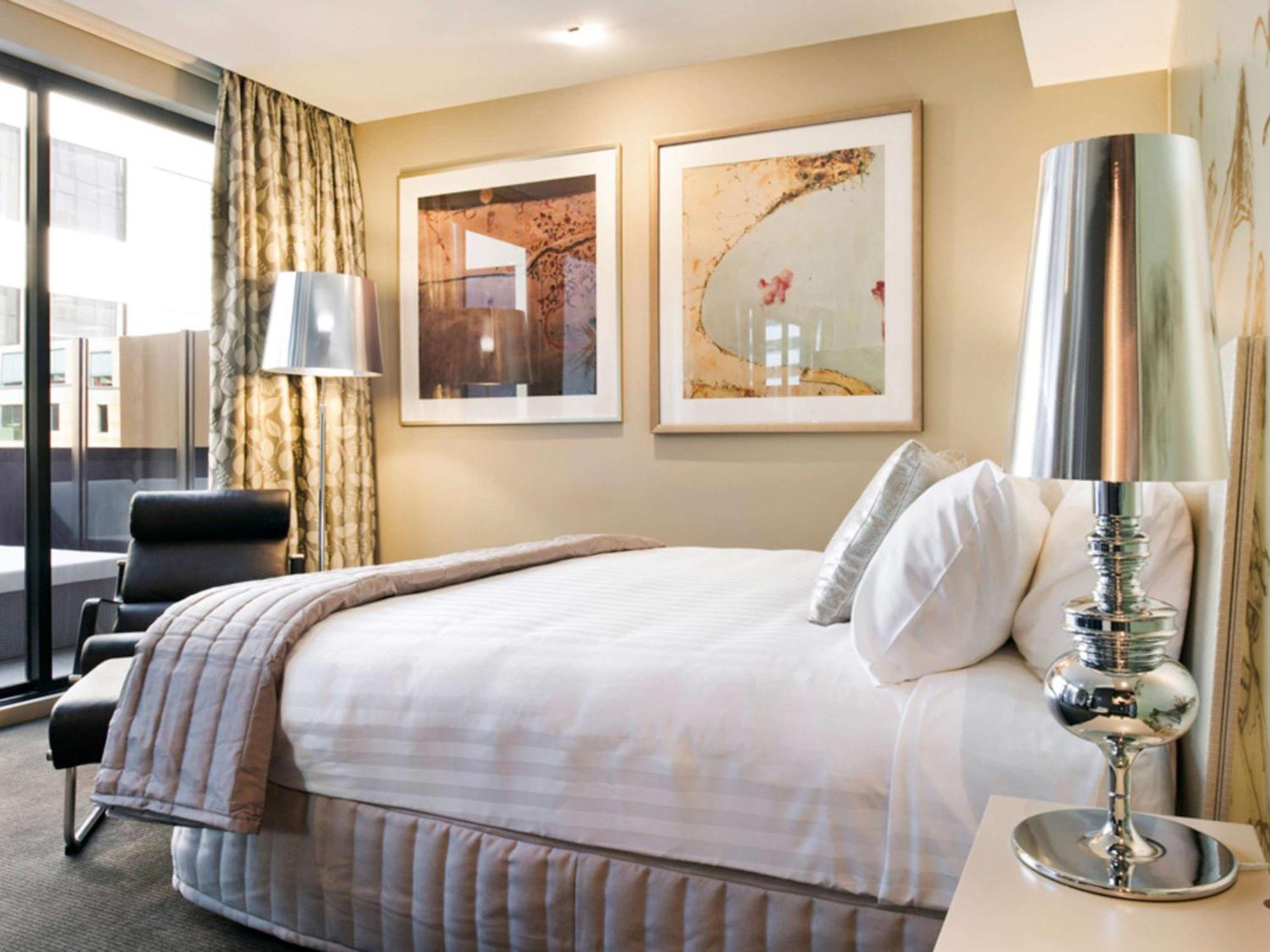 فندق آرت سيريز - ذا أولسن ملبورن المظهر الخارجي الصورة A bedroom at the hotel